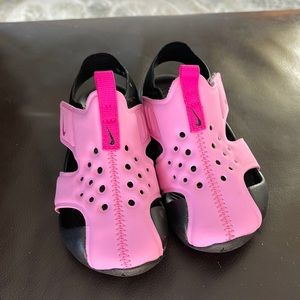 Nike Infant & Toddler Baby Sunray Protect Water Sandals Sz 7 Pink/Black